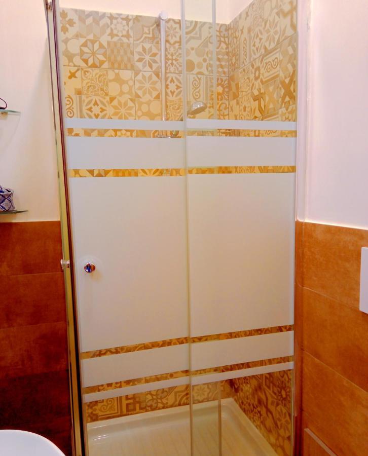 Non Ci Resta Che Napoli Bed & Breakfast ภายนอก รูปภาพ