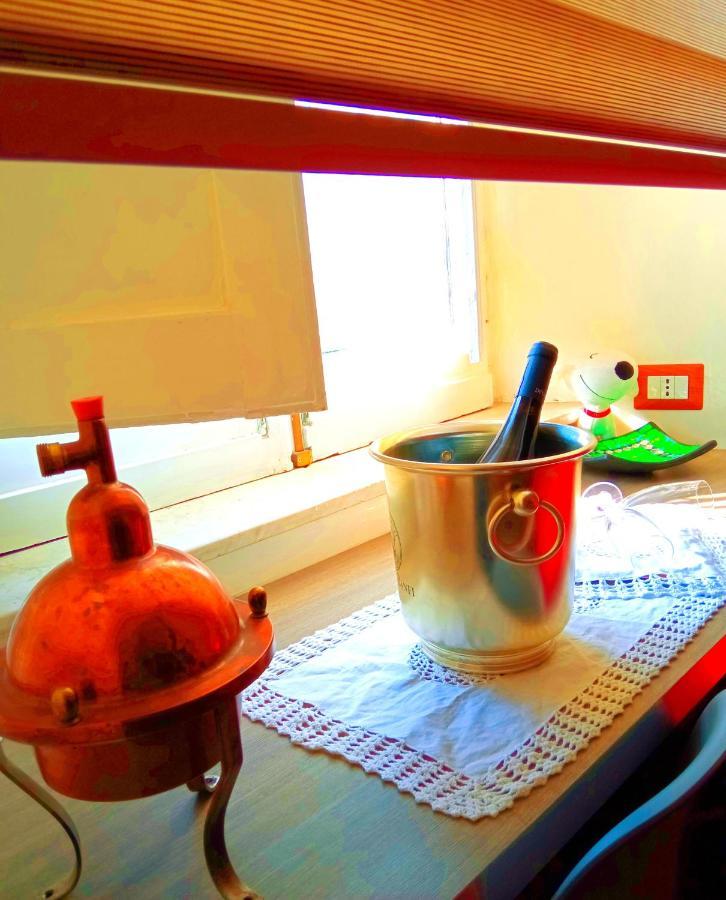 Non Ci Resta Che Napoli Bed & Breakfast ภายนอก รูปภาพ