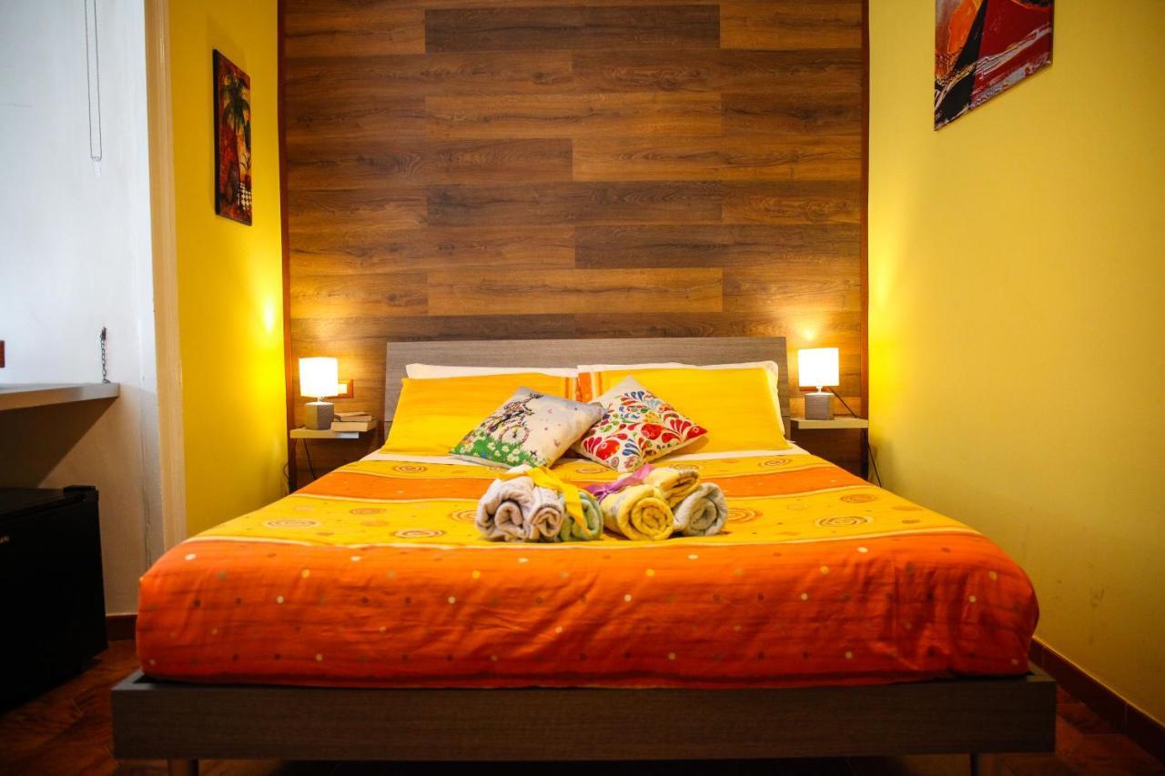 Non Ci Resta Che Napoli Bed & Breakfast ภายนอก รูปภาพ