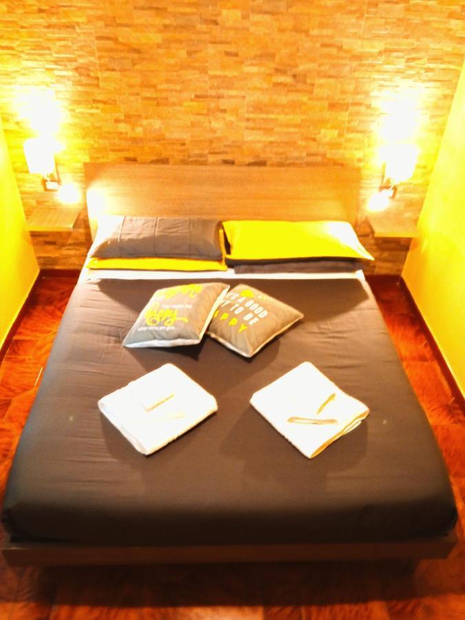 Non Ci Resta Che Napoli Bed & Breakfast ภายนอก รูปภาพ