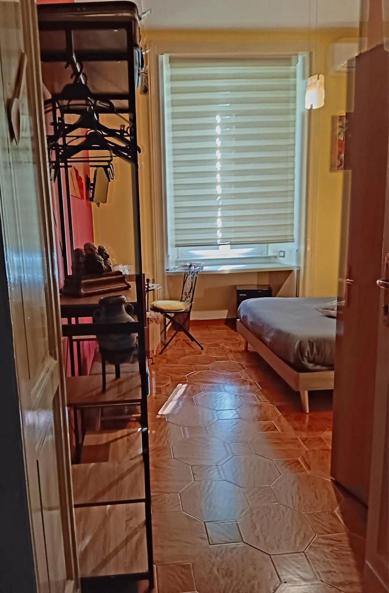 Non Ci Resta Che Napoli Bed & Breakfast ภายนอก รูปภาพ