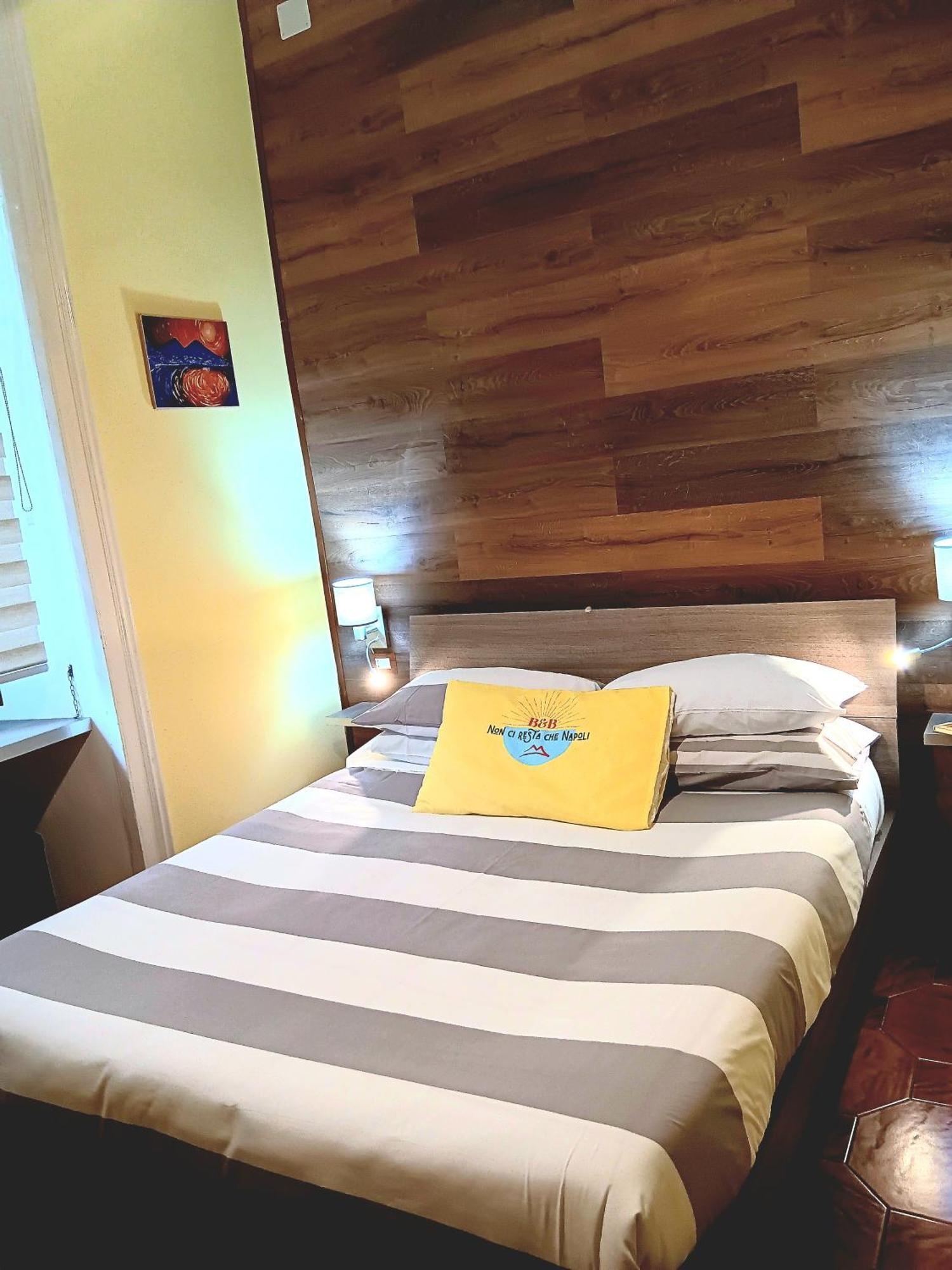 Non Ci Resta Che Napoli Bed & Breakfast ภายนอก รูปภาพ